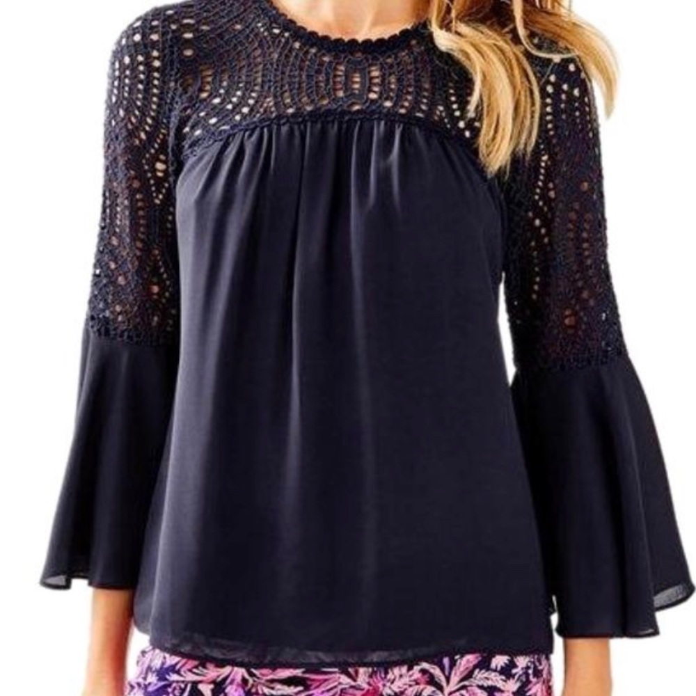 Lilly Pulitzer Navy Blue Amenna Blouse
Size 16